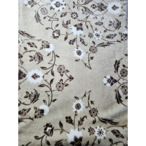 Elie‎ TAHARI Faux Fur Oversized Floral Blanket Cozy Cottagecore Luxury Throw - Picture 4 of 4